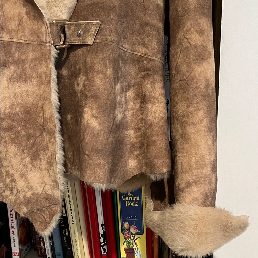 Newport News Brown and Cream Leather Jacket - Picture 3 of 4